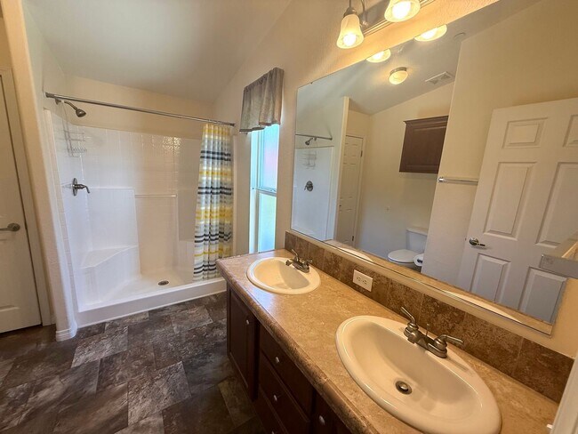 Building Photo - Spacious 3-bedroom, 2-bathroom home in the desirable College Area of San Diego