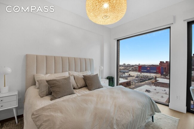 Building Photo - 269 4th Ave