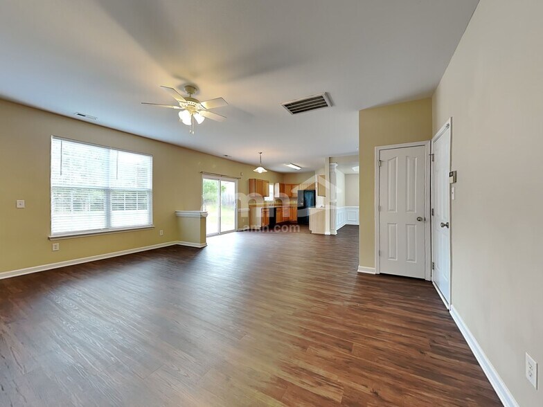 Building Photo - 2572 Viola Ct