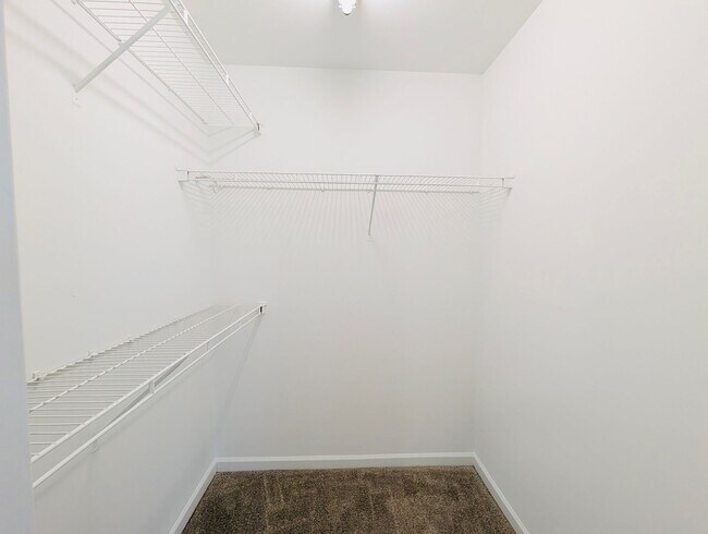 Building Photo - Great Rental Close to NC State