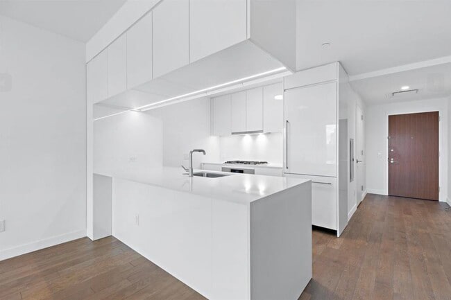 Building Photo - 99 Hudson St