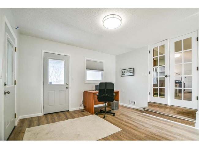 Building Photo - 1621 Larson Dr