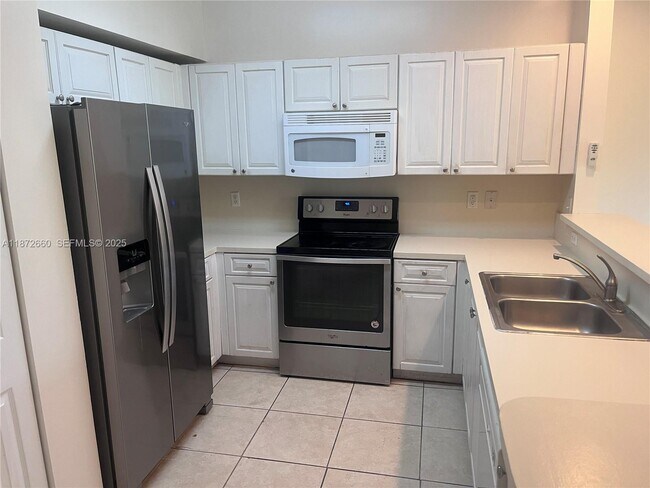 Building Photo - 2320 SE 23rd Rd