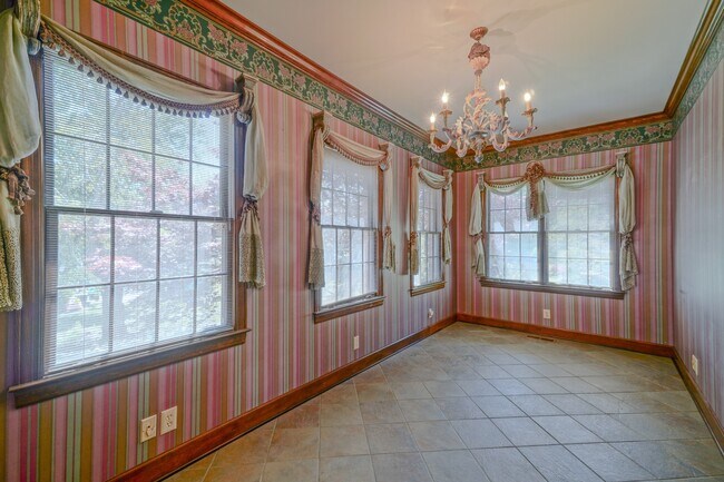 Building Photo - 107 Geers Ct