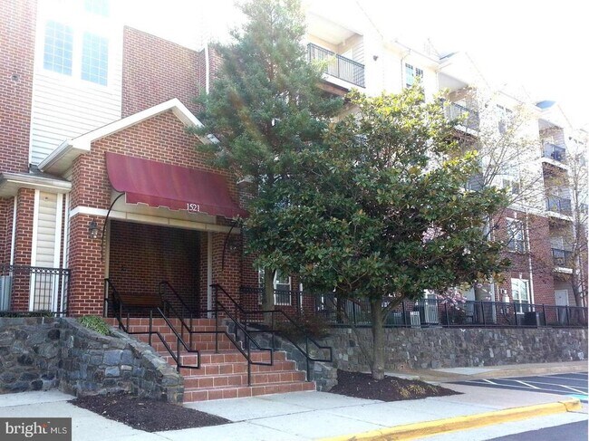 Building Photo - 1521 Spring Gate Dr.