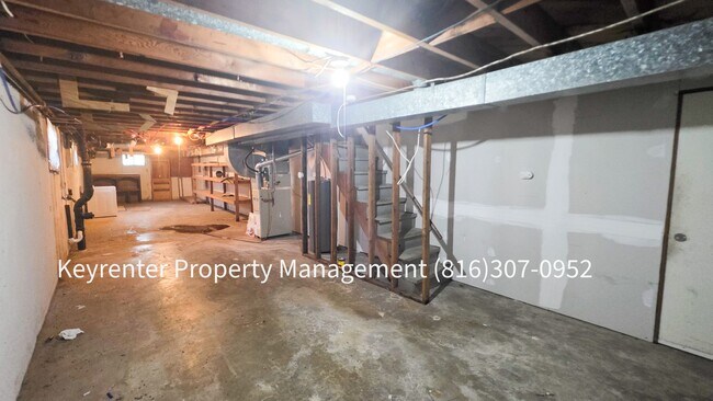 Building Photo - 2 Bed 1 Bath ready to rent! $1100