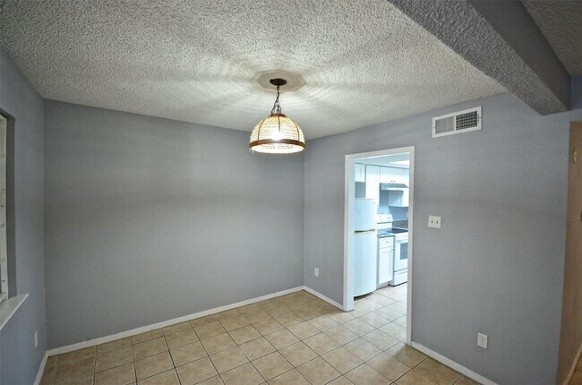 Building Photo - 7022 S Dairy Ashford Rd