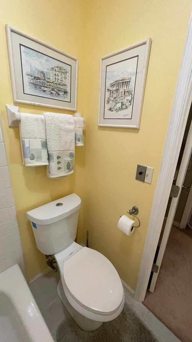 Front bedroom bath - 229 Quail Run