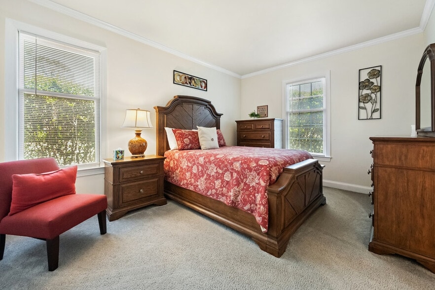 Building Photo - 235 Golden Bear Dr