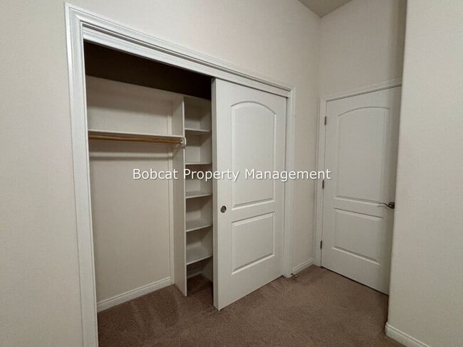 Building Photo - 1626 Evergreen Dr