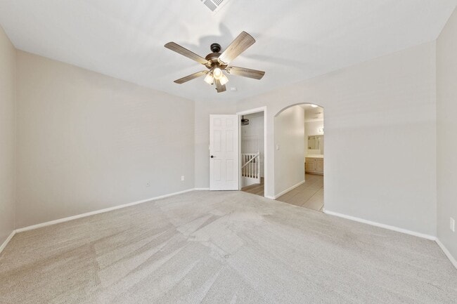 Building Photo - HENDERSON BEAUTIFUL 2-STORY TOWNHOME WITH ...