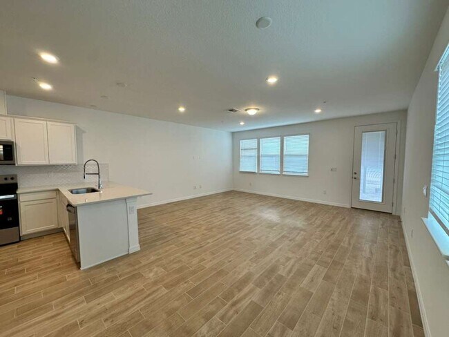 Building Photo - 4544 Orchard View Aly