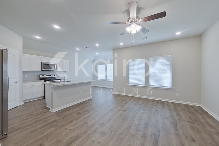 Building Photo - 129 SANTIAGO COURT