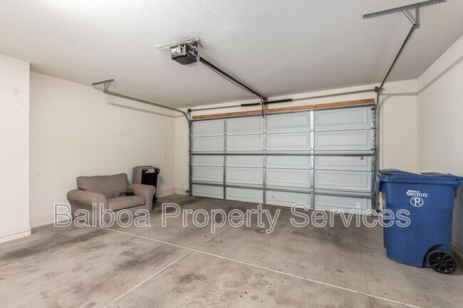 Building Photo - 5427 S Canyon Rim