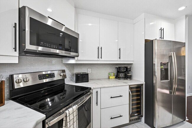 Building Photo - 14506 Clifty Ct