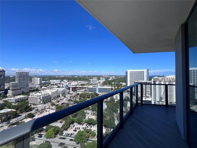 Building Photo - 501 NE 31st St