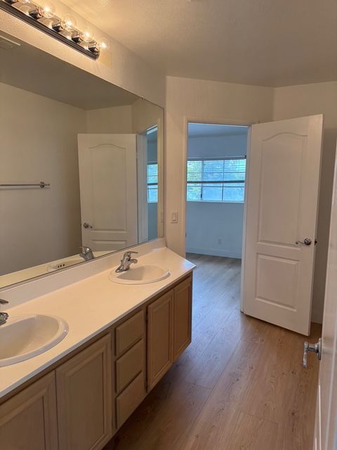 Building Photo - 3117 San Helena Dr