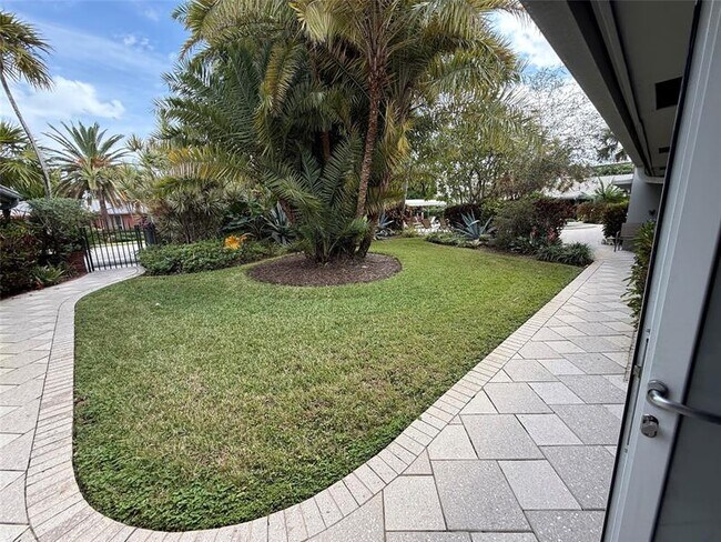 Building Photo - 4009 NE 21st Ave