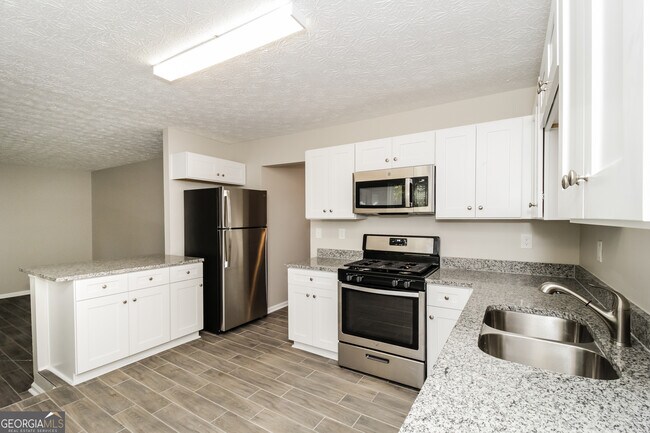 Building Photo - 1358 Ling Dr
