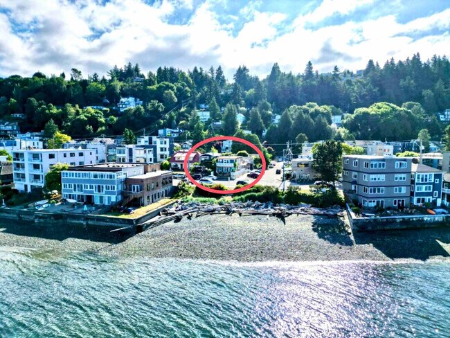 Building Photo - 4028 Beach Dr SW