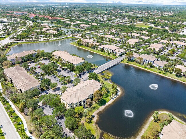 Building Photo - 3019 Alcazar Pl