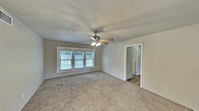 Building Photo - 2817 Clermont Pl