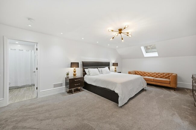 Building Photo - 8661 Craigston Ct