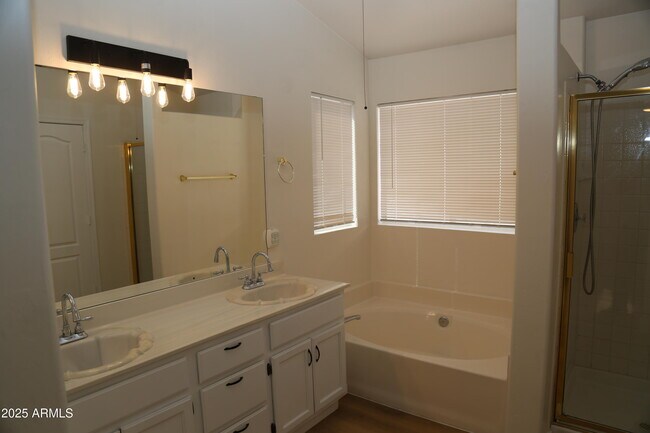 Building Photo - 18602 N 2nd Ave