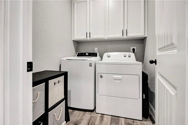 Building Photo - 7307 Diamond Dove Dr