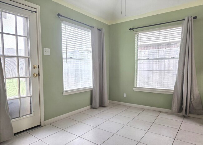 Building Photo - 17226 Stratford Green Dr