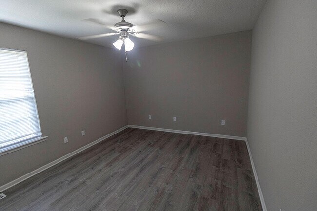 Building Photo - 4001 Snowy Owl Dr