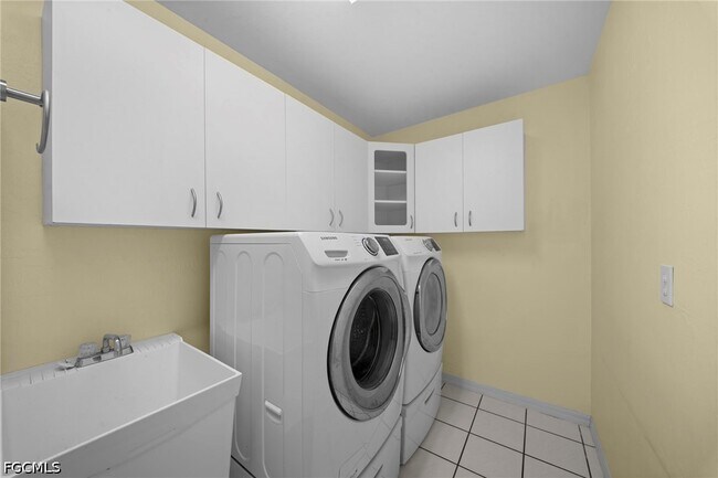 Building Photo - 2614 7th St W
