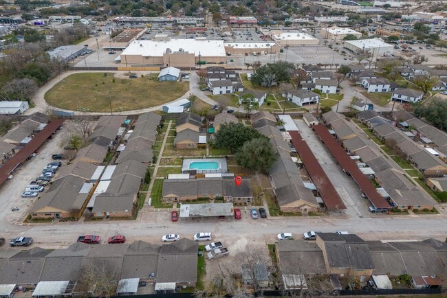 Building Photo - 3340 Burke Rd