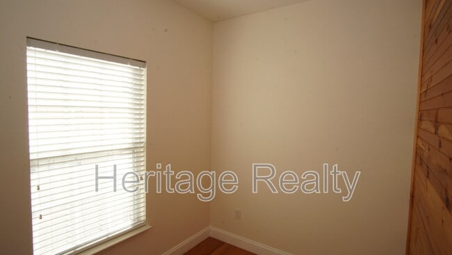 Building Photo - 3006 Franklin Ave