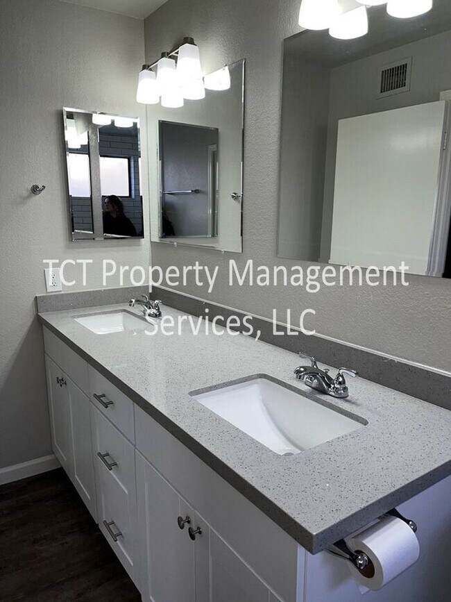 Building Photo - Beautifully Remodeled 3 Bedroom Home in Gi...