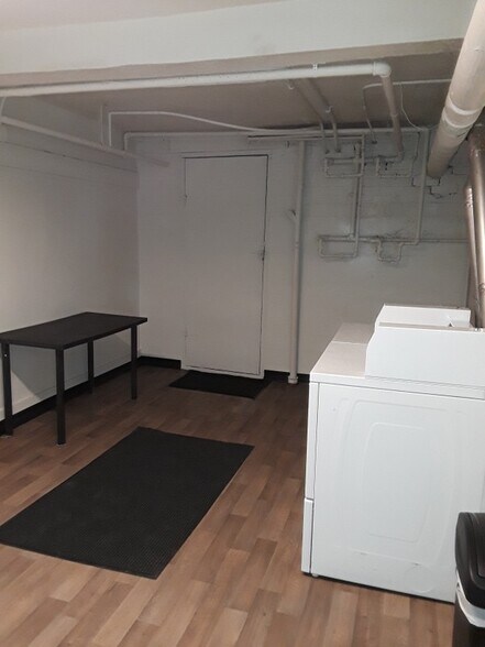Building Photo - 880 E 100 S