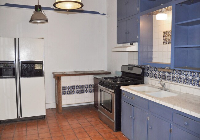 Building Photo - 711 Arno St SE