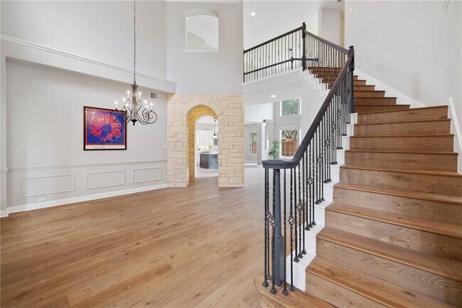 Building Photo - 3000 Welton Cliff Dr