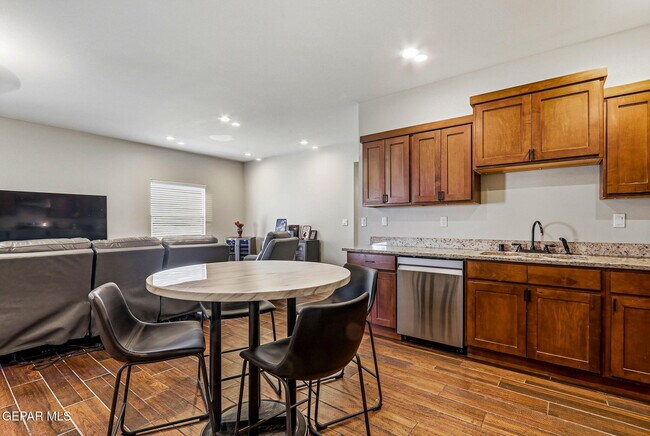 Building Photo - 3425 Dana Grey Dr