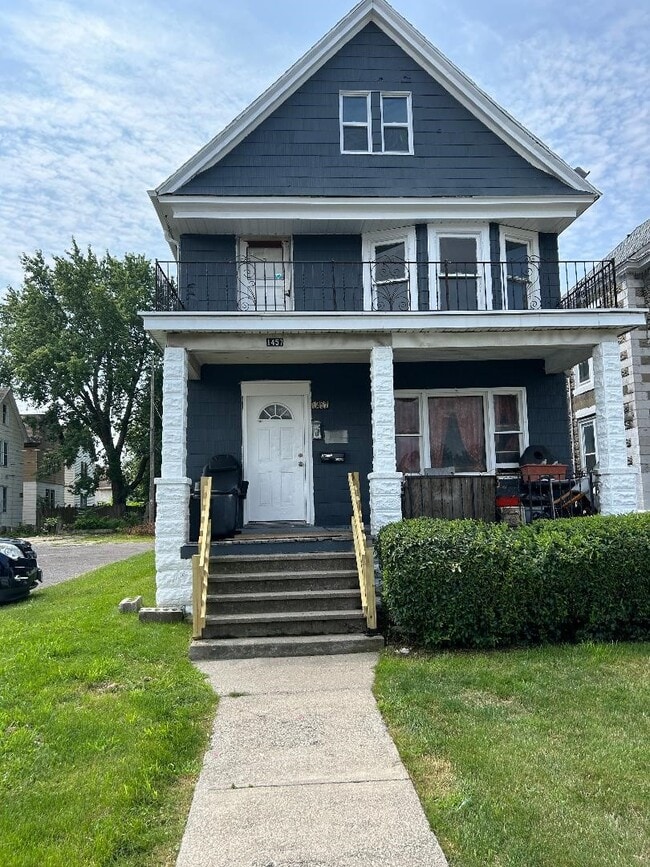 Building Photo - 457 E Ferry St