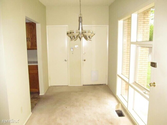 Building Photo - 3 br, 1 bath House - 3505 Fleetwood Drive