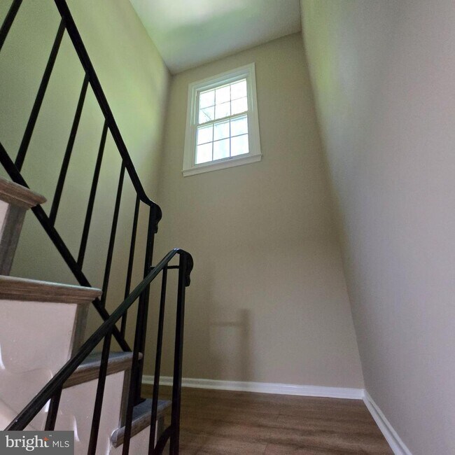 Building Photo - 5676 Kirkham Ct