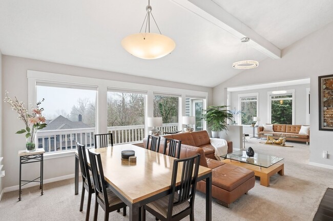 Building Photo - FURNISHED! Exquisite 3-Bedroom Furnished H...