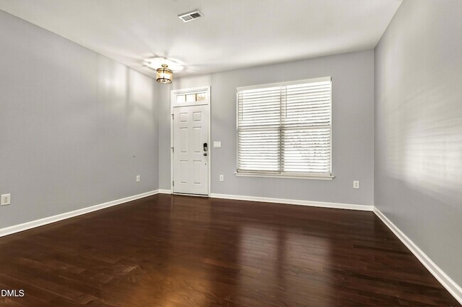 Building Photo - 614 Rose Laurel Ct