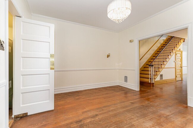 Building Photo - 273 S Hanover St
