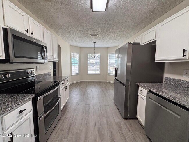 Building Photo - 1613 Teaberry Dr