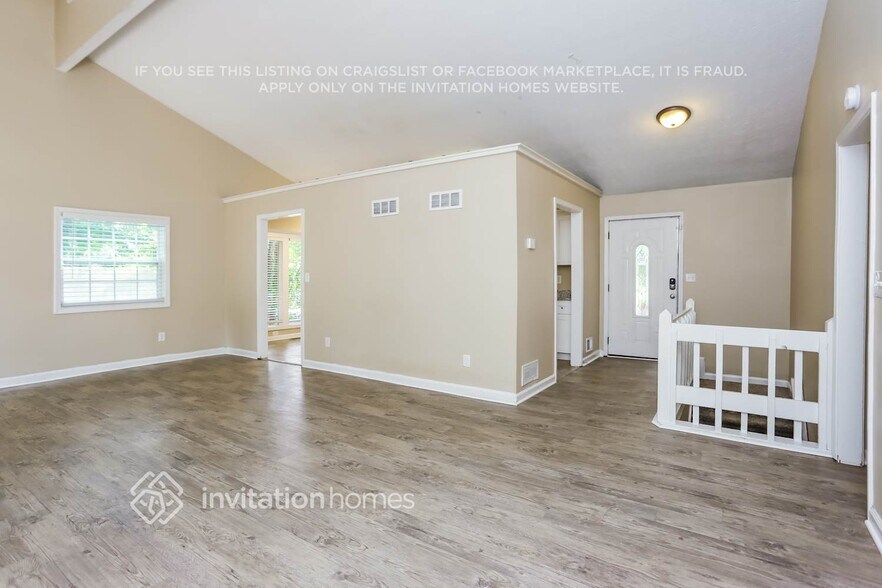 Building Photo - 261 Rustic Ridge Dr NE