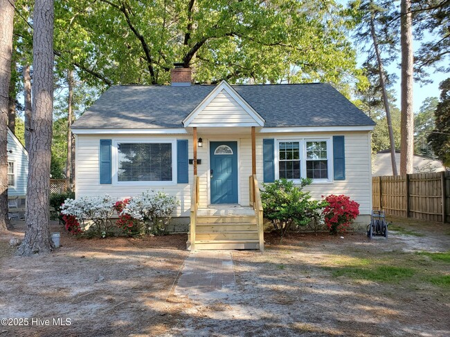 Primary Photo - 575 S Ashe St