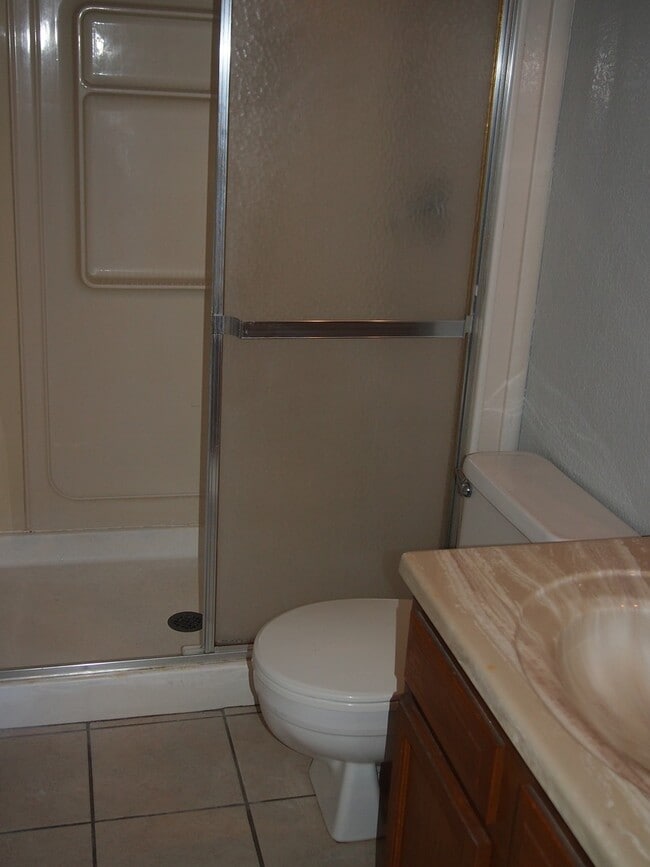 Building Photo - Conveniently Located Corner Lot Home!