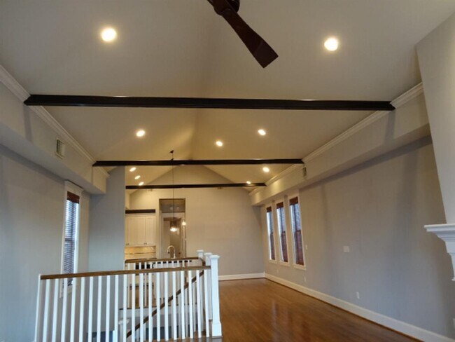 Building Photo - 1538 Nashua St